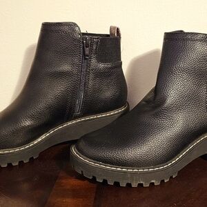 Universal Thread Black Ankle Boots